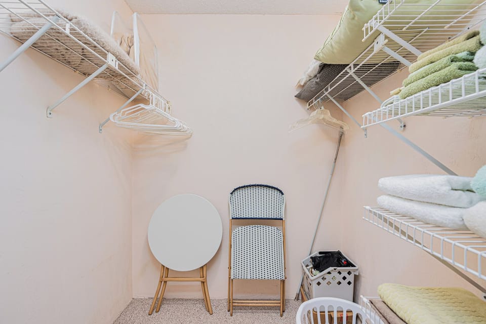 Walk-in Closet