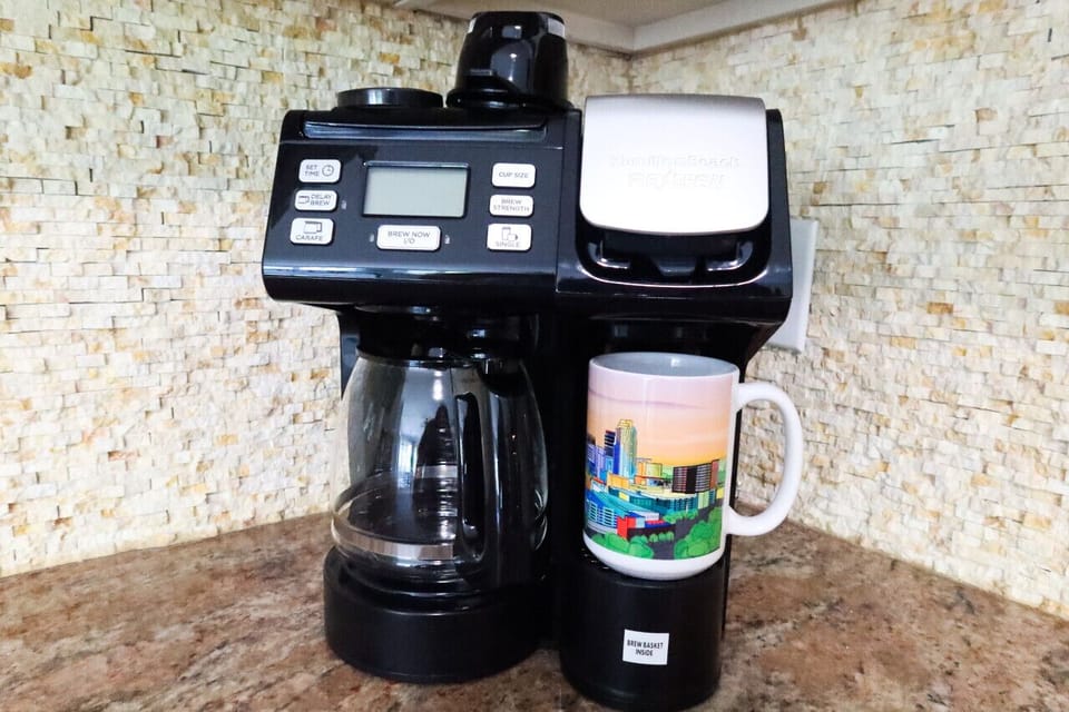 Dual coffee maker - Drip and Keurig