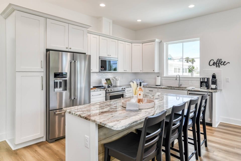 House (Sweetwater Sunrise) | Private kitchen | Cookware/dishes/utensils