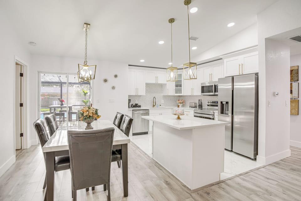 Kitchen | Dining Area | Keurig & Drip Coffee Makers