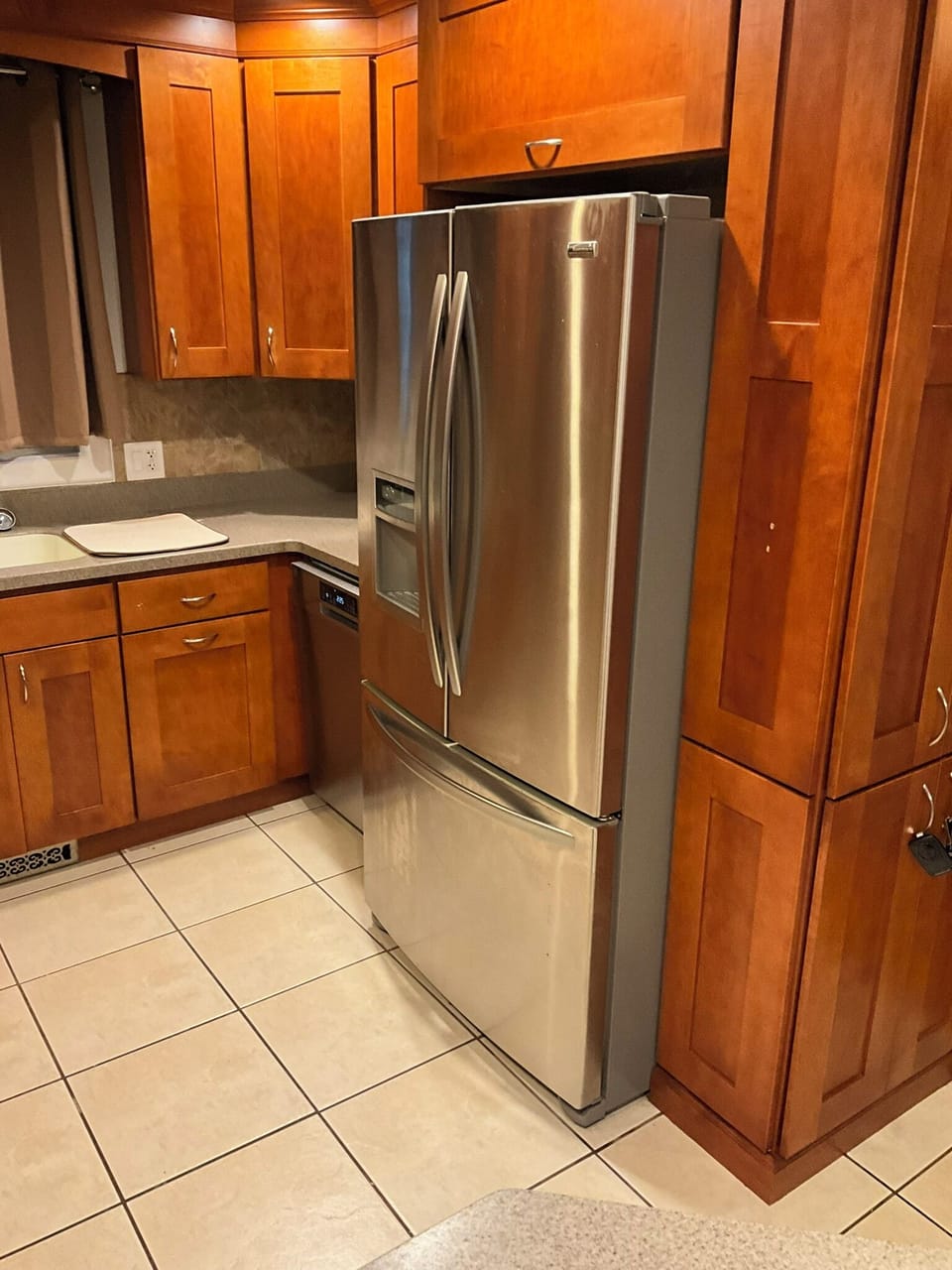 Refrigerator with water & ice