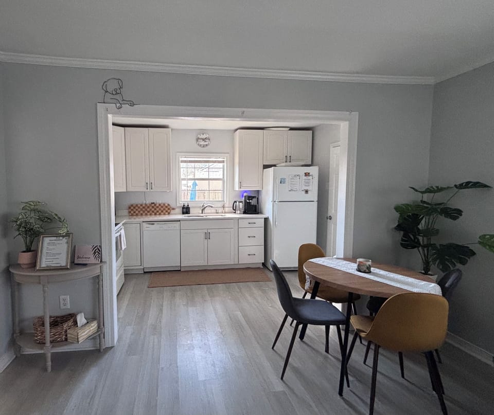 Full kitchen fully stocked 
