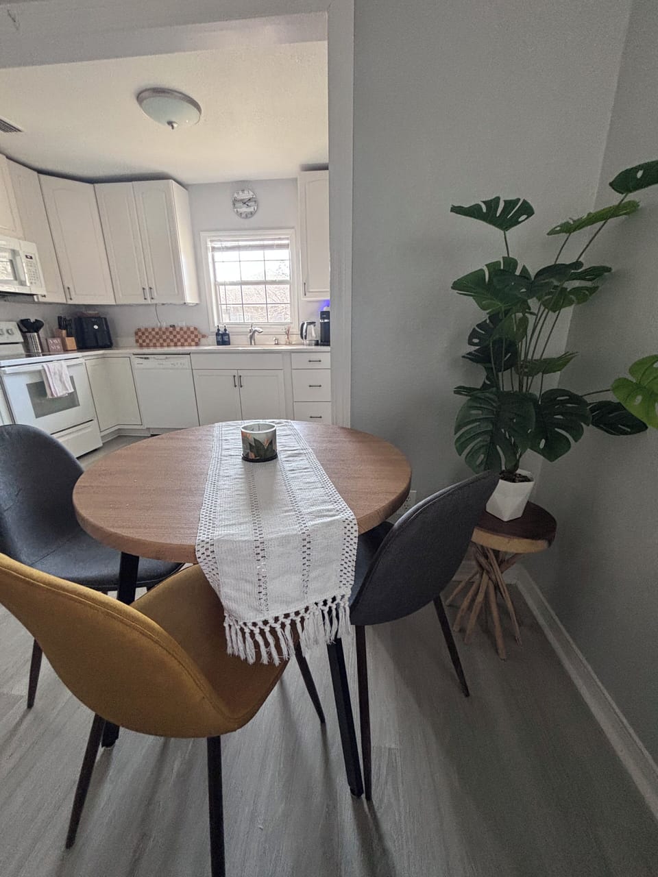 Dining area next to the kitchen