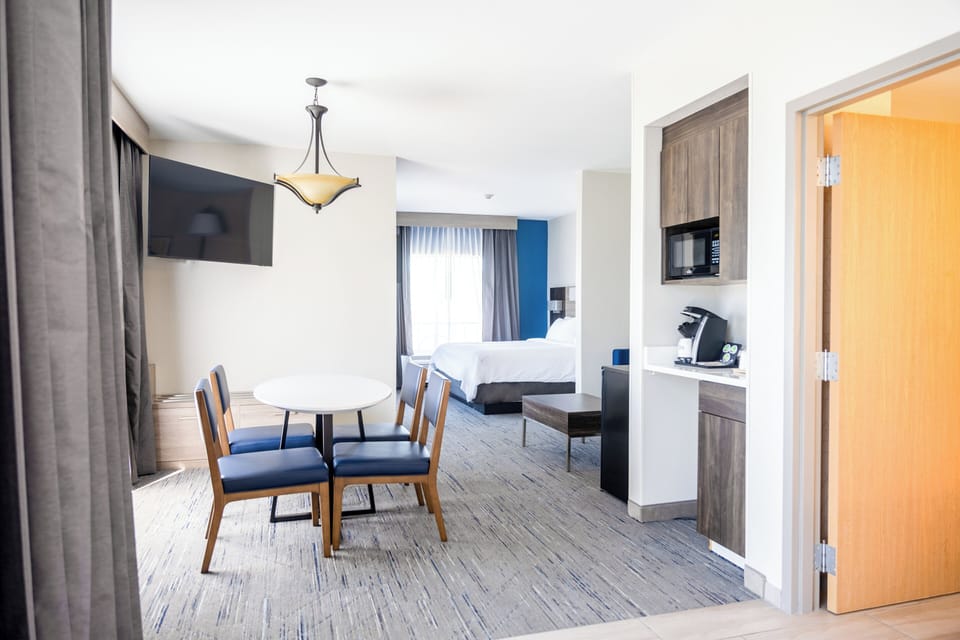 In-room safe, desk, iron/ironing board, free cribs/infant beds