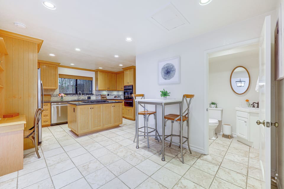 Kitchen | 1st Floor | Keurig Coffee Maker | Cooking Basics