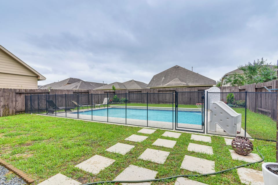 Private Pool (Open March-October)