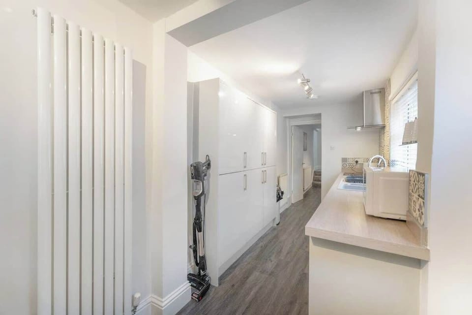 Kitchen equipped with all essentials, including a washer & dryer, oven, fridge and full cookware set. Also, the kitchen benefits from another 4-seater dining table. 