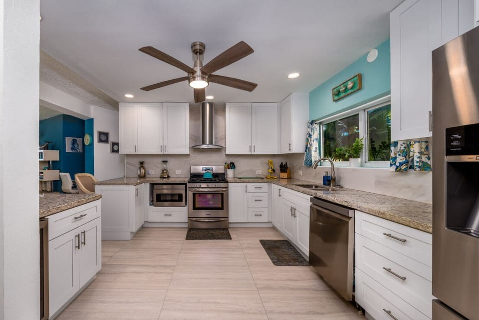 Spacious, well-appointed kitchen