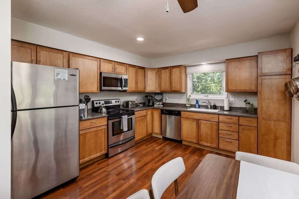 Well appointed kitchen for your cooking needs