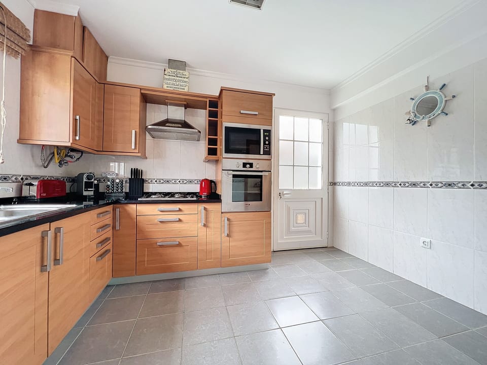 Family House | Private kitchen | Fridge, microwave, oven, stovetop