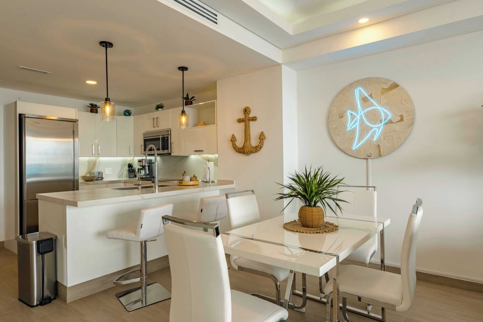 Comfortable dining and breakfast area