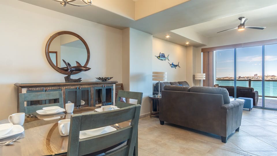 The roomy and elegant floor plan in Cristal 805.