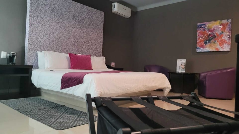 Comfort Room | Free WiFi