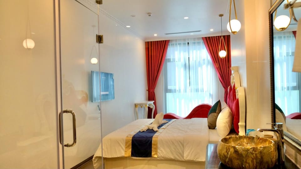 Luxury Double Room, City View | Desk, laptop workspace, free WiFi, bed sheets