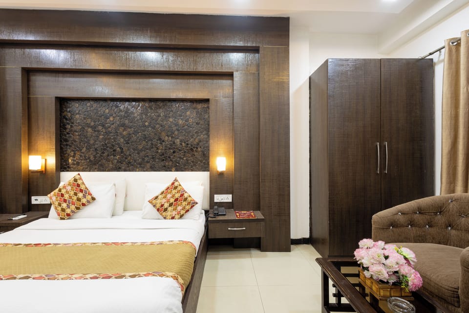 Premium Room | Premium bedding, memory foam beds, desk, laptop workspace