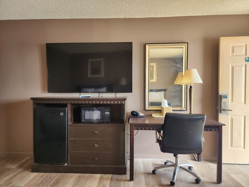 Economy Double Room, 2 Queen Beds, Smoking | Television