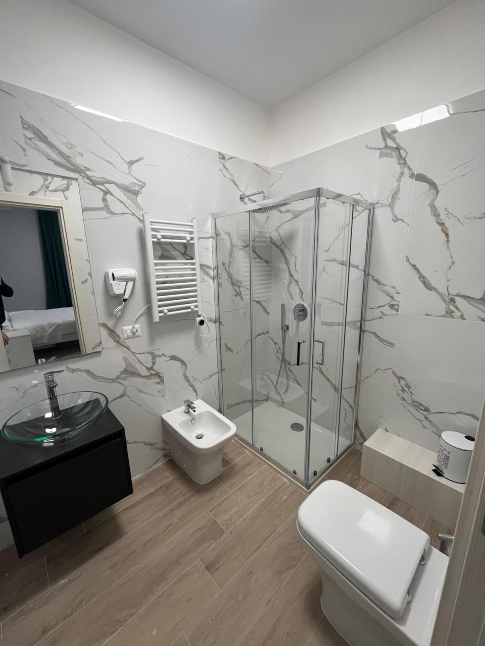 Deluxe Double Room, City View | Bathroom | Shower, rainfall showerhead, hair dryer, bidet