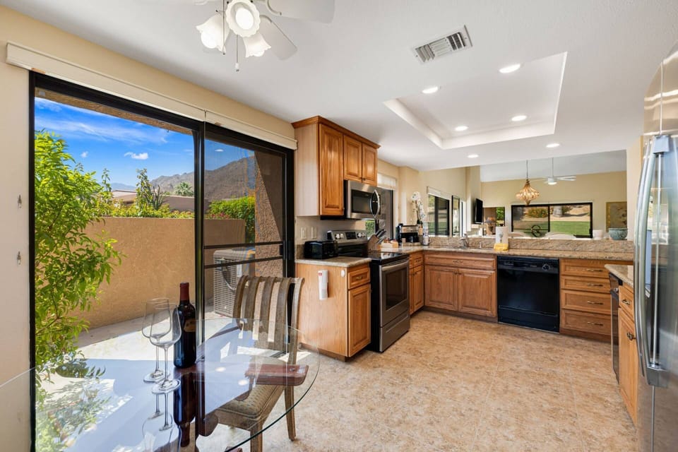 Kitchen and Breakfast Table