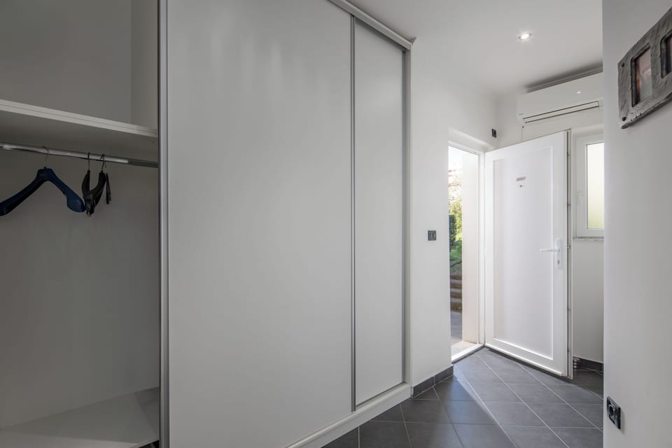Family Apartment, 1 Bedroom, Microwave (Quiet City Apartment Dexa) | Interior