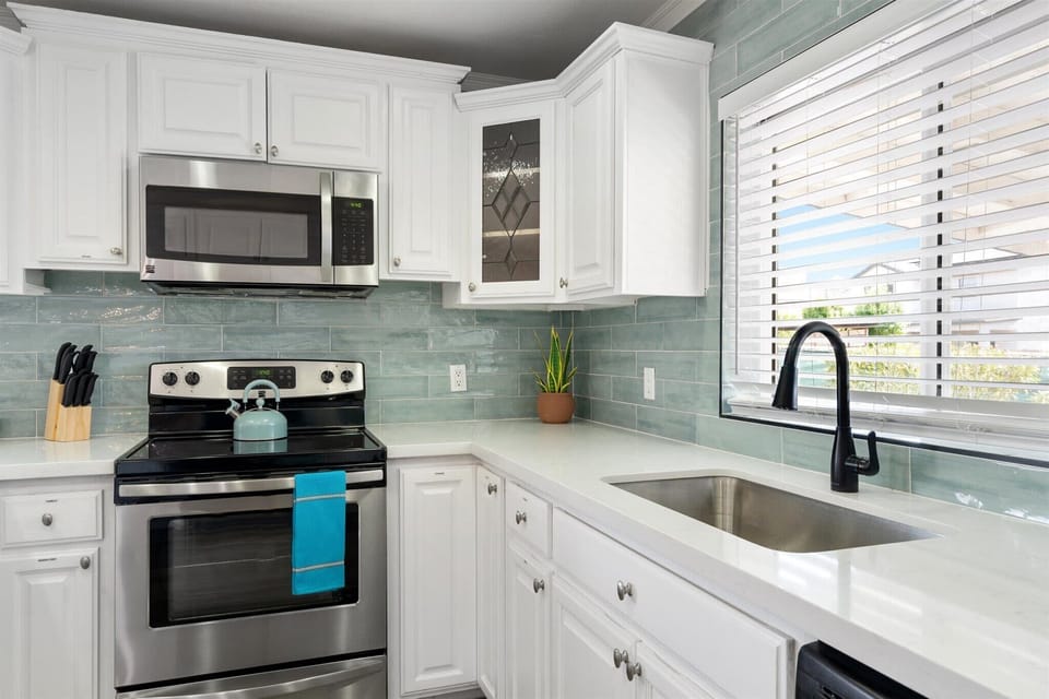 Fully Furnished Kitchen