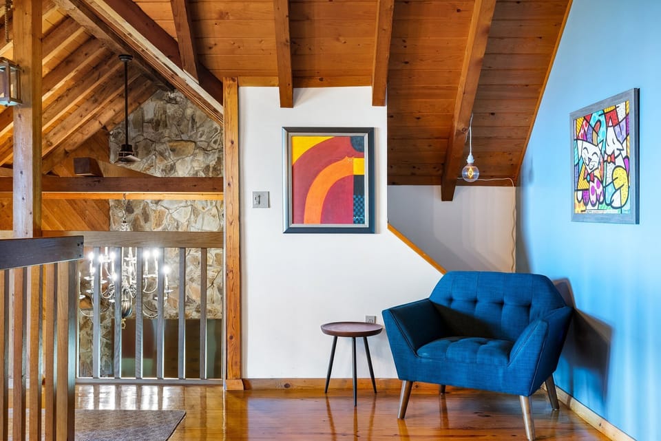 2nd floor loft sitting area