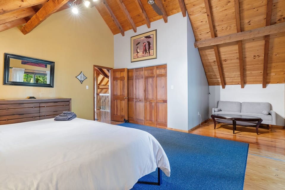 Bedroom 1: king bed, 2nd floor