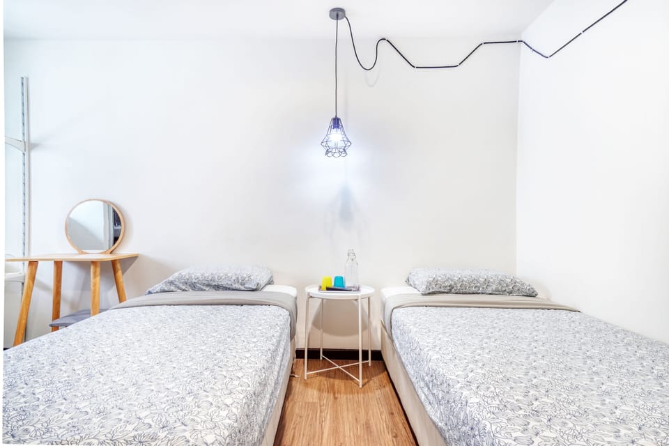 Standard Twin Room | Desk, free WiFi