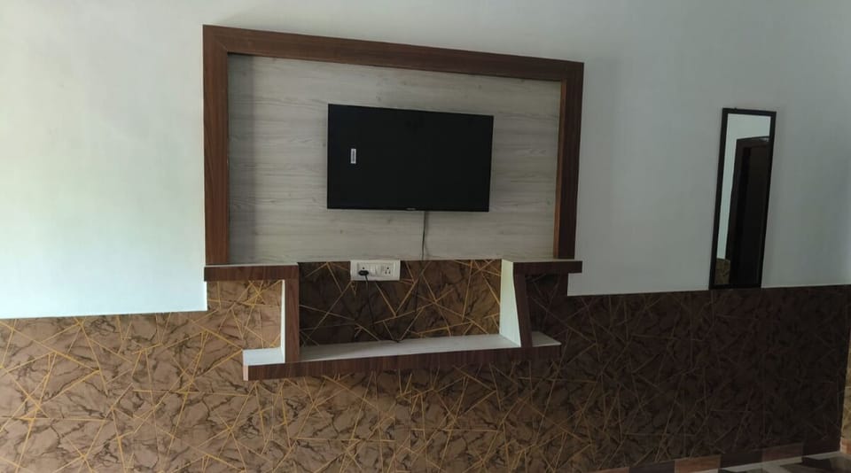 Standard Room, Garden View | Desk, free WiFi, bed sheets