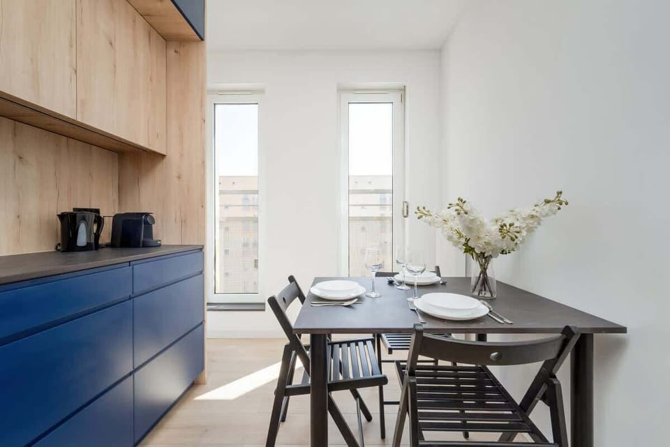 Dining area in the kitchen.