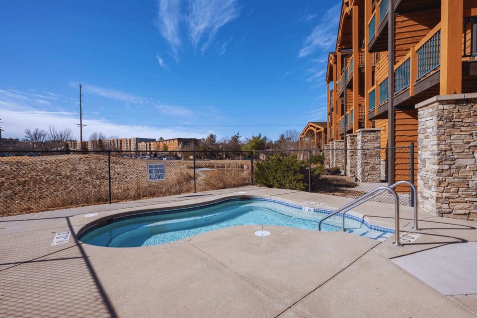Golf Villa Spa Hot Tub (Complimentary Access)