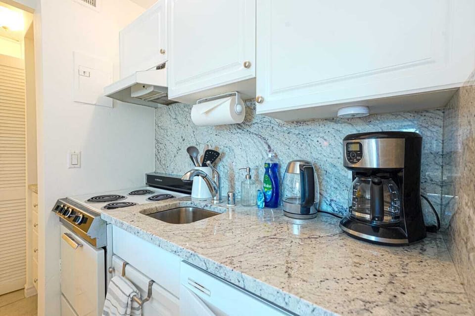 Coffee maker & electric kettle
