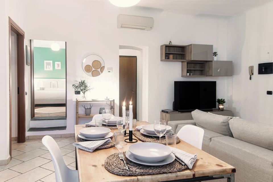 Apartment | Dining room
