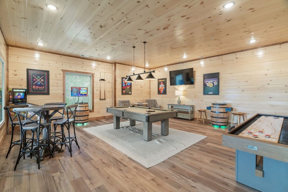 Shuffleboard, Arcades, Pool Table