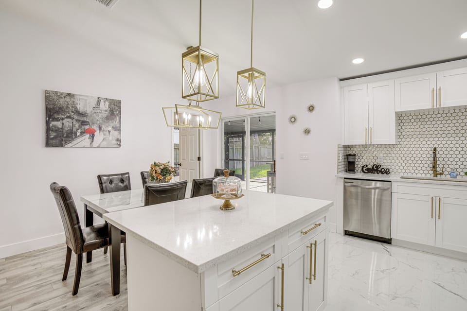 House (4 Bedrooms) | Interior