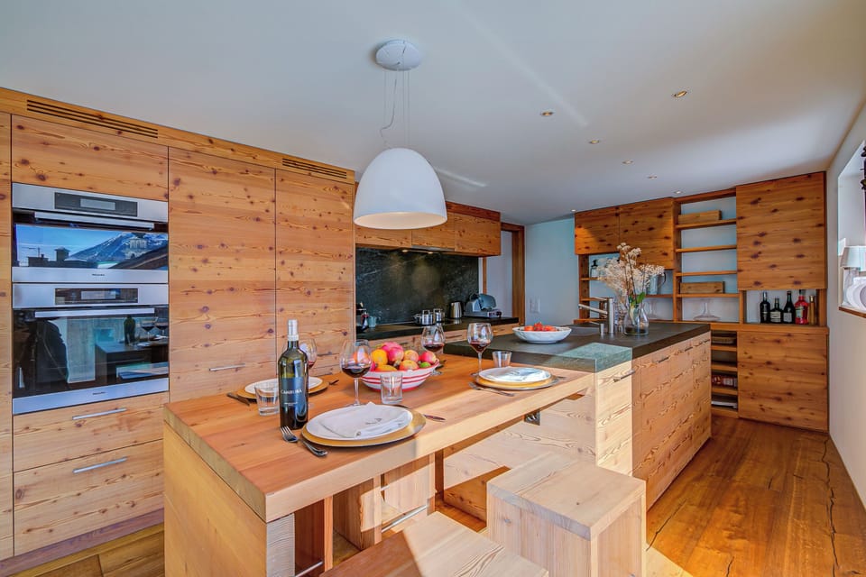 Family Villa, 6 Bedrooms, Balcony (Boutique Chalet Moritz for 12 with) | Private kitchen | Espresso maker