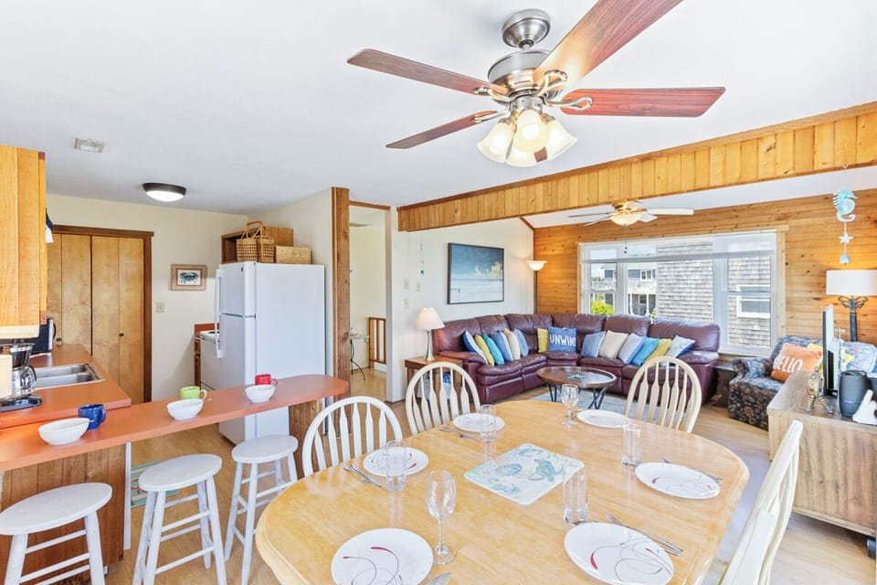 Top Level Dining Area
