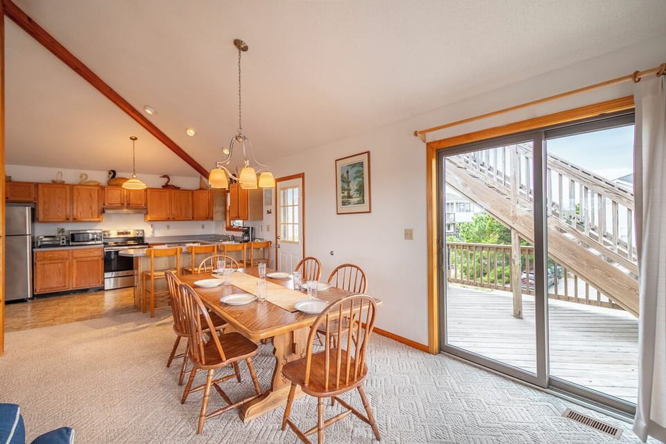 Top Level Dining Area