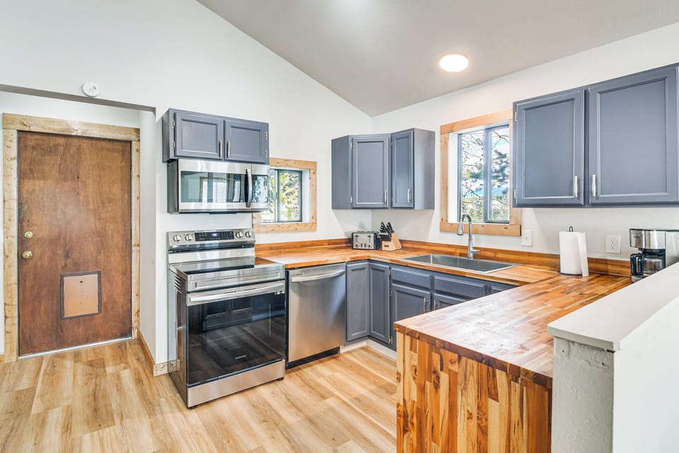 Kitchen | 2nd Floor | Cooking Basics | Drip Coffee Maker | Microwave | Toaster