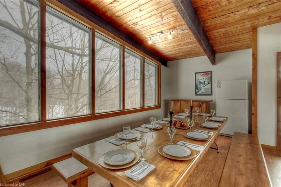 Dining Area - Upper Level