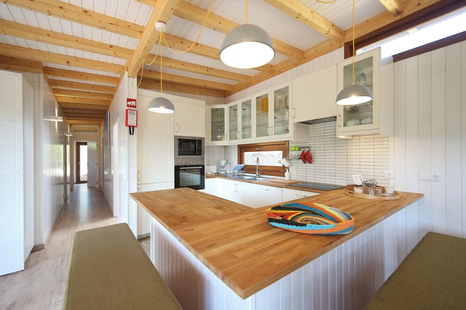 Superior Chalet | Private kitchen | Espresso maker, electric kettle, cookware/dishes/utensils