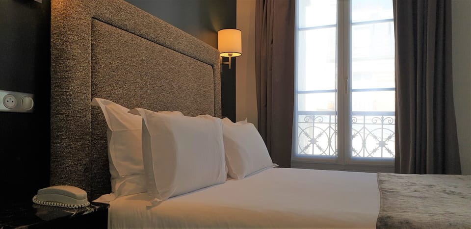 Superior Double Room | 1 bedroom, premium bedding, in-room safe, blackout drapes