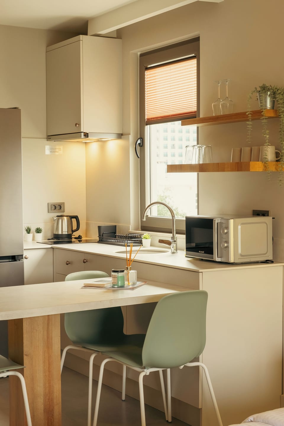 Junior Suite, Balcony | Private kitchen | Full-size fridge, microwave, cookware/dishes/utensils