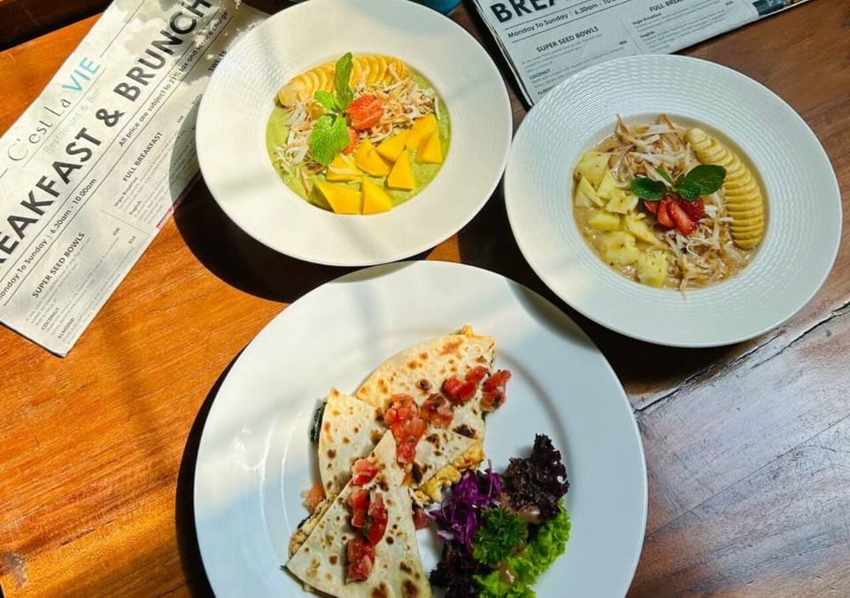 Daily cooked-to-order breakfast for a fee