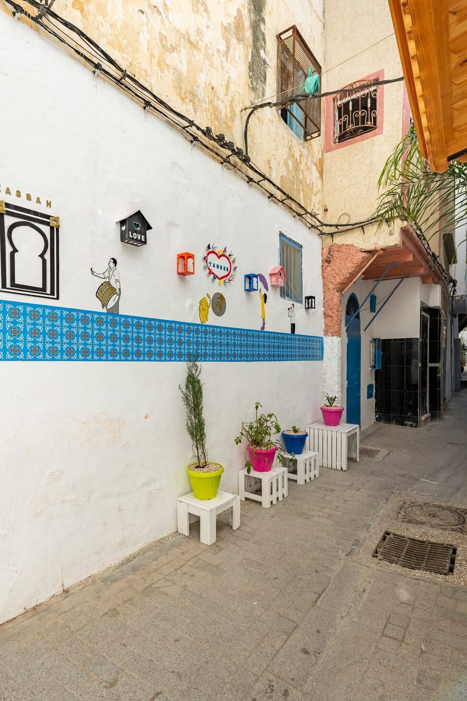 The location of the house is in the Kasbah, in the middle of the old city of Tangier