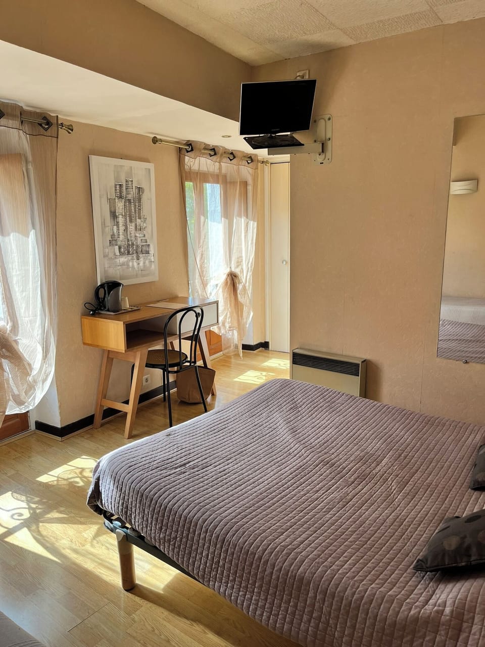 Standard Triple Room | Desk, free WiFi, bed sheets