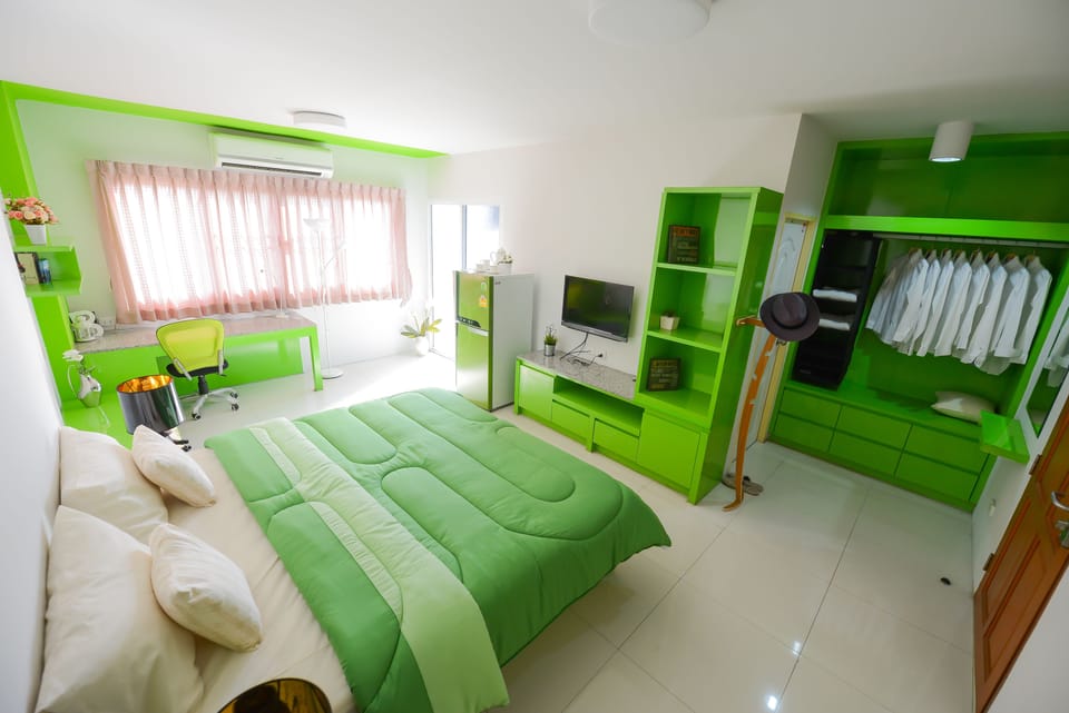 Standard Room, 1 King Bed | Free WiFi, bed sheets