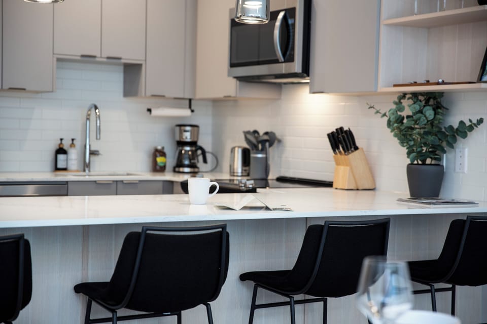 Condo | Private kitchen | Coffee/tea maker, fridge, microwave, oven