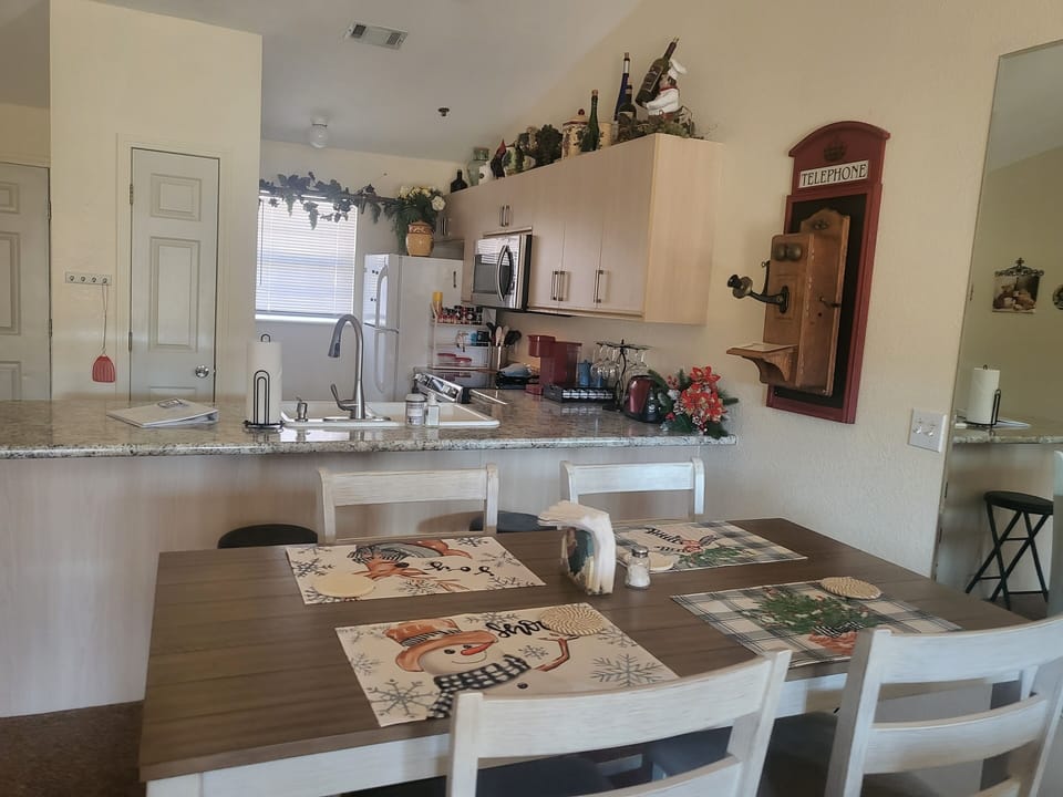 Kitchen and dining ready for the holiday cheer!