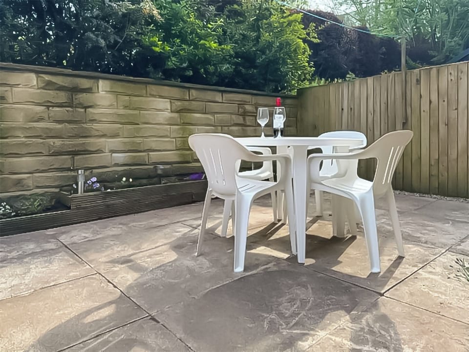 Sitting-out-area | Church View, Longridge