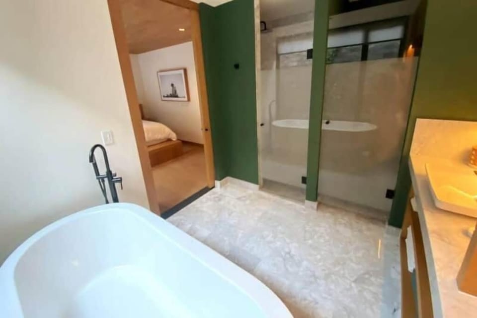 36c1a060-4785-4672-b728-c68d3f9493b4